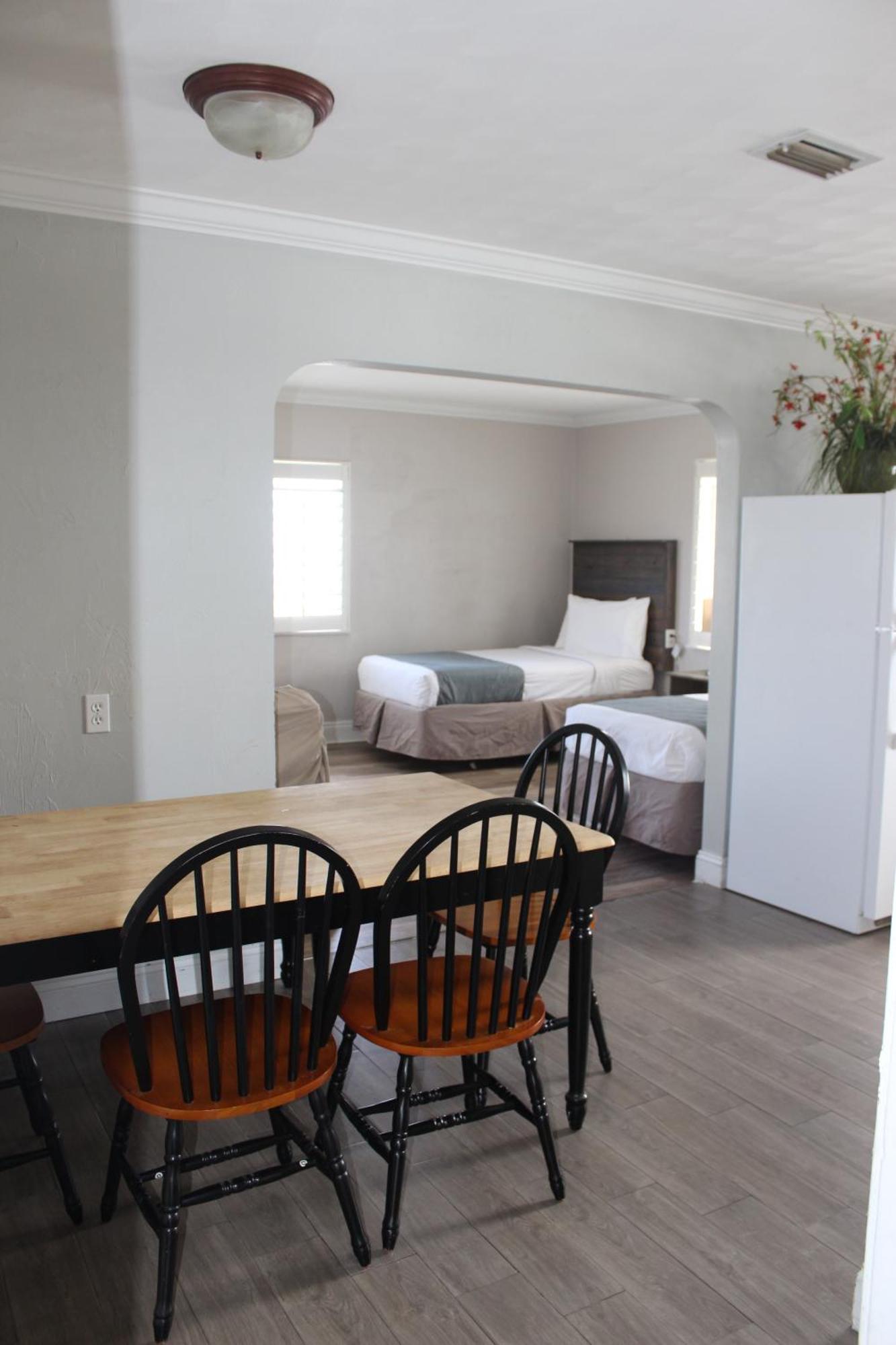 Shoreline Suites & Cabana Cottages - Beachfront Daytona Beach Pokoj fotografie